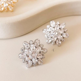 BRINCO RB FLOR PEDRA  CRISTAL OVAL 18MM