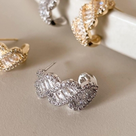 BRINCO RB MEIA ARGOLA TRACADA CRAVEJ BAGUETE