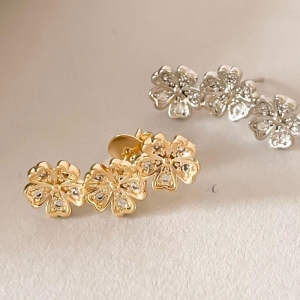 BRINCO FO EAR CUFF FLOR CRAVEJ 8MM