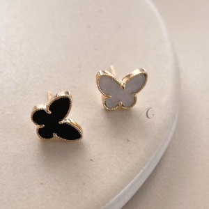 BRINCO FO BORBOLETA BRANCA 10MM