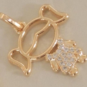 PINGENTE FO MENINA  VESTIDO CRAVEJ 12MM