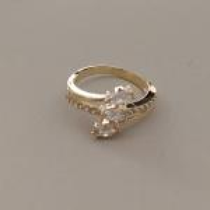ANEL FO 3 ZIRC OVAL 1 FIL CRAVEJ 2 LISA