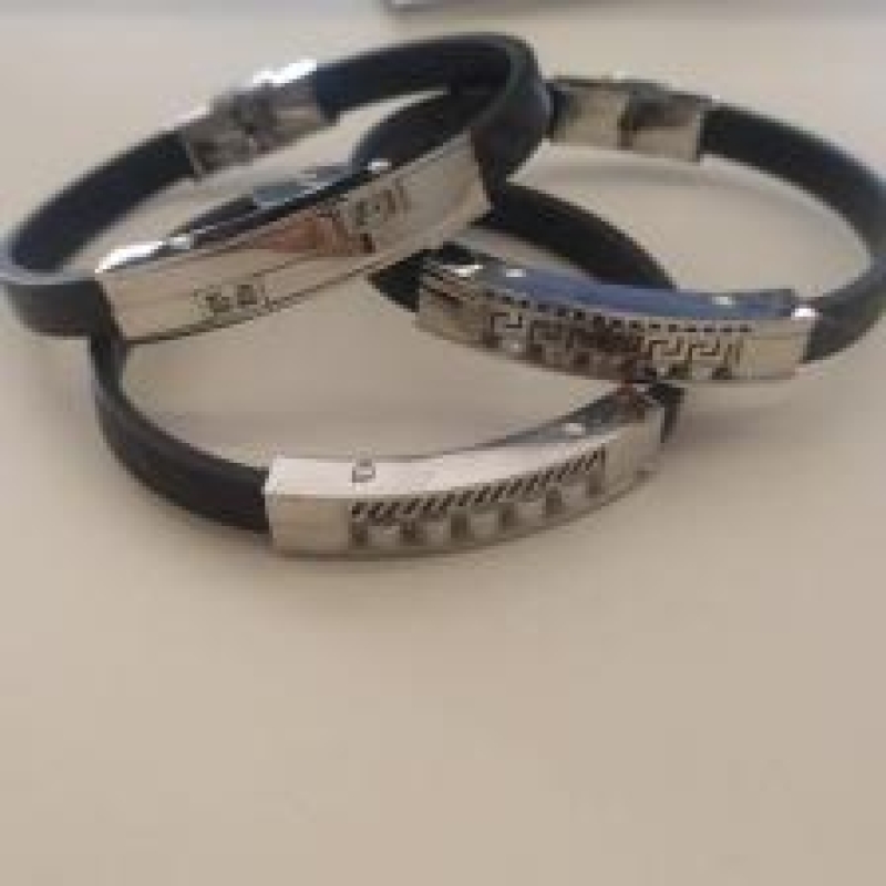 PULSEIRA  BORRACHA  DESENHADA METAL