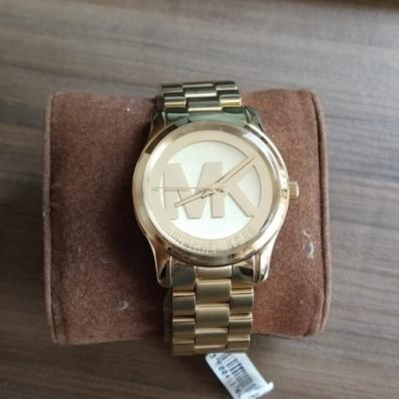 RELÓGIO MICHAEL KORS DOURADO INTERNO MK