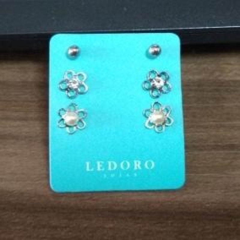 TRIO AÇO BOLA LISA 3MM FLOR STRASS 6MM FLOR COM PÉROLA